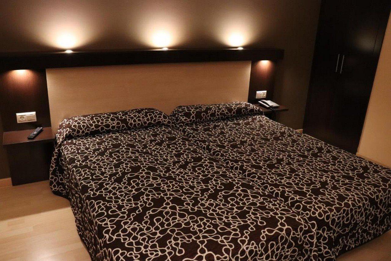 Hotel Acosta Ciudad De La Musica Вильяфранка-де-лос-Баррос Экстерьер фото