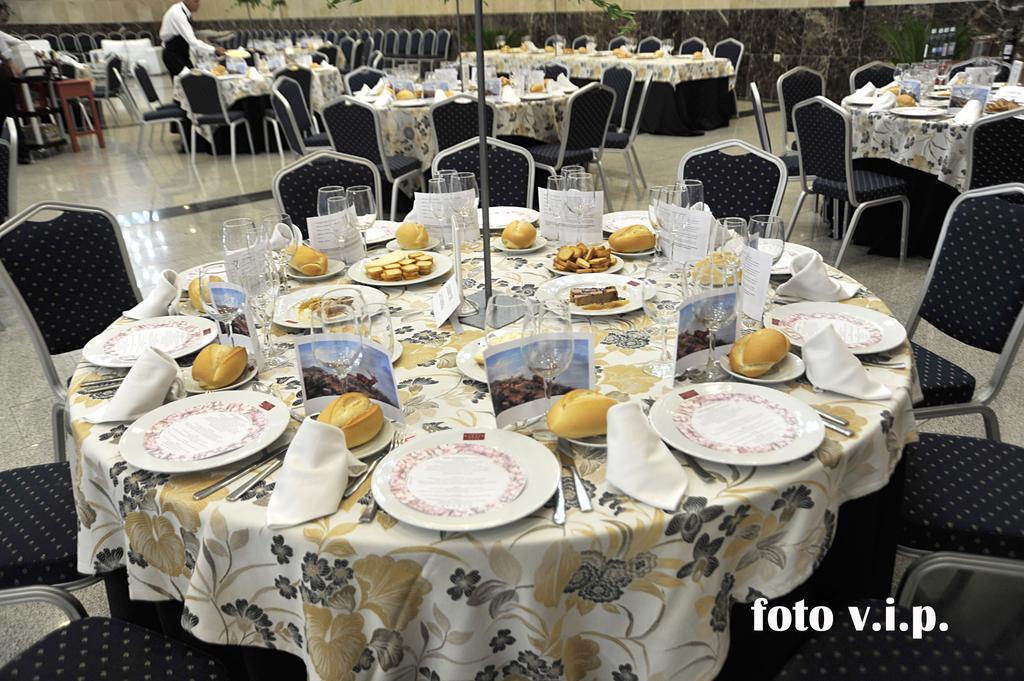 Hotel Acosta Ciudad De La Musica Вильяфранка-де-лос-Баррос Экстерьер фото