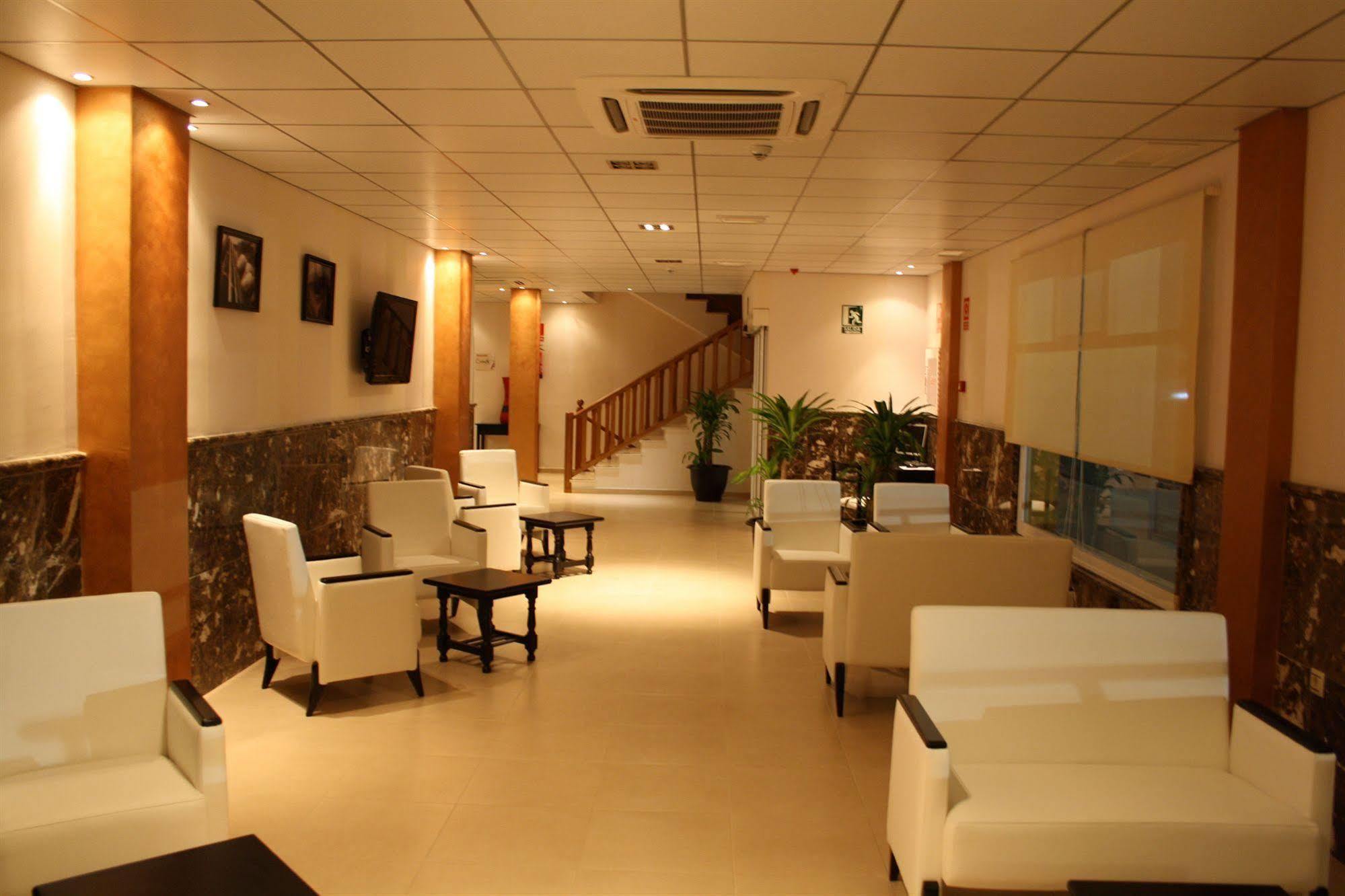 Hotel Acosta Ciudad De La Musica Вильяфранка-де-лос-Баррос Экстерьер фото