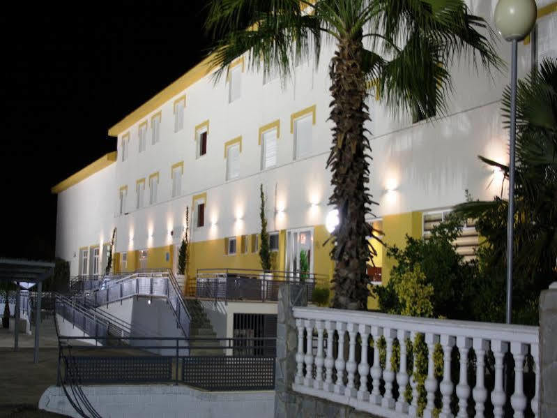 Hotel Acosta Ciudad De La Musica Вильяфранка-де-лос-Баррос Экстерьер фото